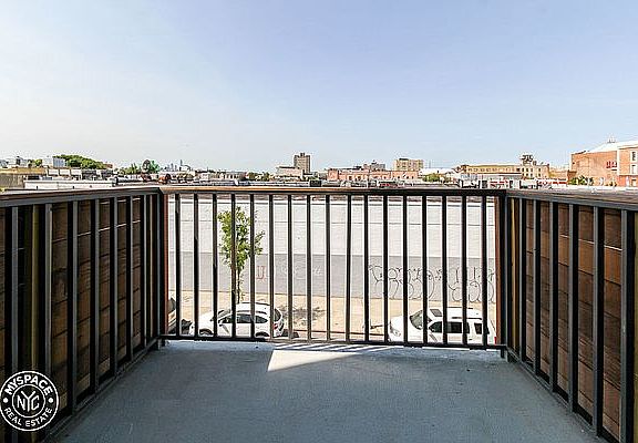 5th image of 1530 Putnam Ave #6C
