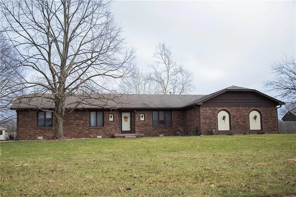 7169 Sandalwood Dr photo 1