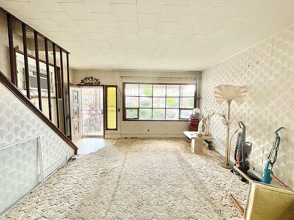 2nd image of 10152 118th St