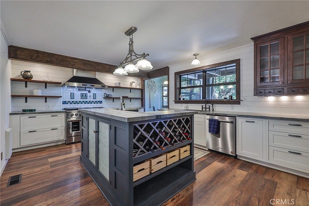 NY（3点） 26316 State Highway 189, Twin Peaks, CA 92391 | Zillow