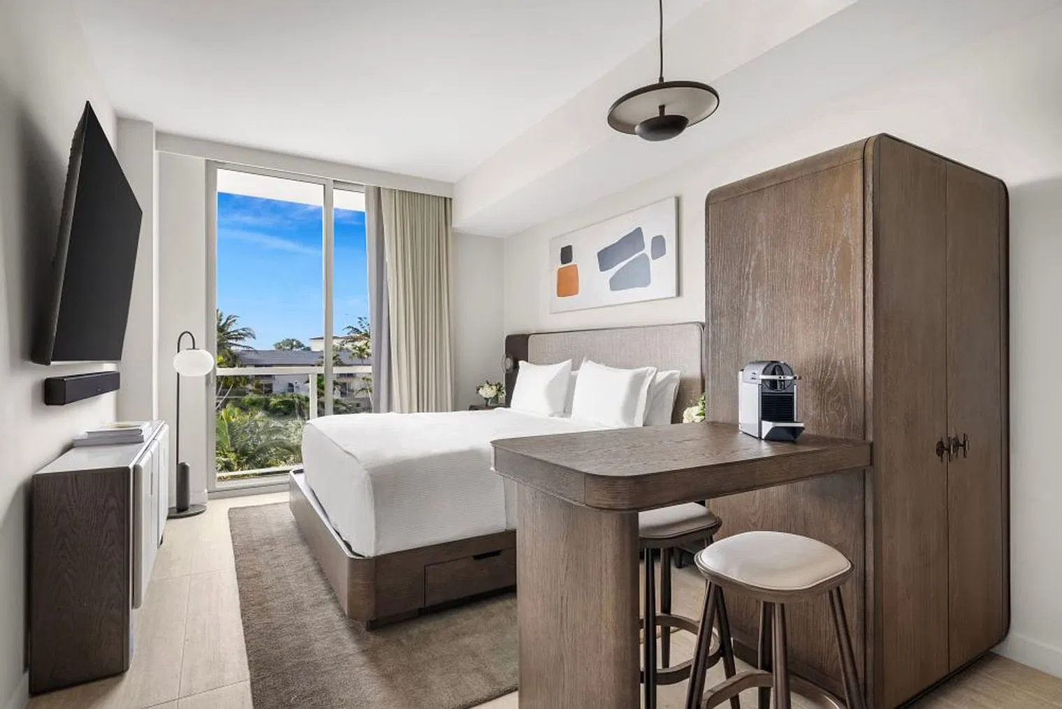 Studio, 1.0 bath, 322 sqft, $6,550 — Photo 1