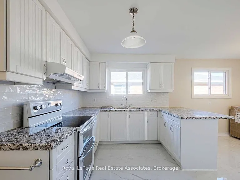 2393 Whaley Dr #UPPER — Photo 4