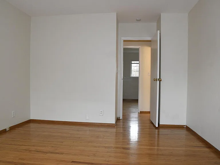 6385 Lillian Way — Photo 9