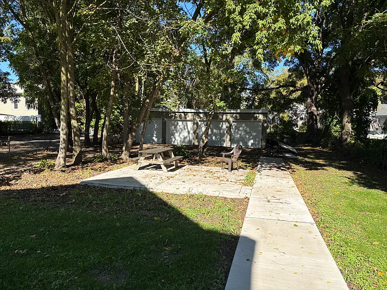 826 Park St #1R — Photo 12
