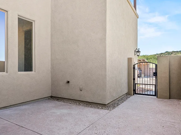 1601 Golden Gate Way — Photo 27