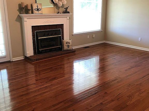 3rd image of 107 Spearpoint Ln