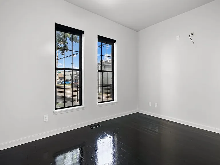 27 Smith Pl — Photo 11