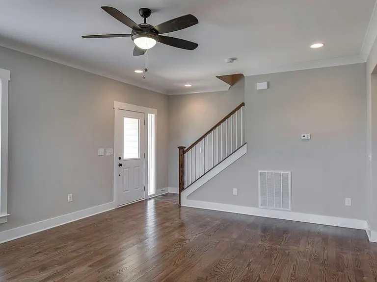 1112 Walsh St #B — Photo 15