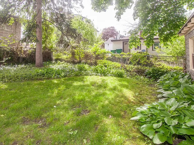 29 Chardon Rd — Photo 3