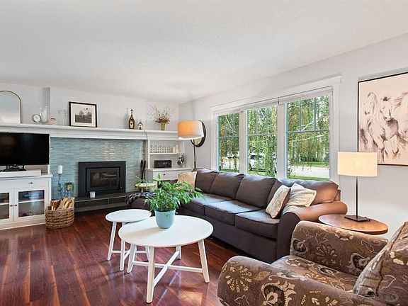 3rd image of 313 N 11th Ave SW