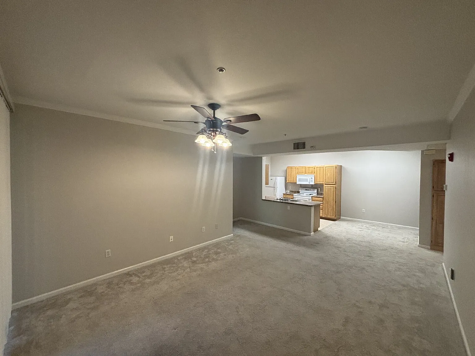 2 bed, 2.0 bath, 1016 sqft, $2,150 — Photo 2