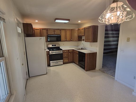 Kitchen and eating area