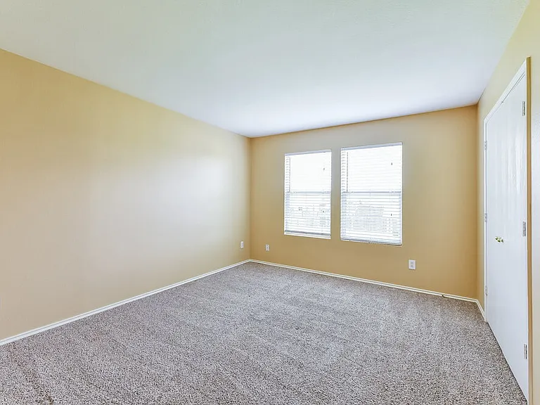 7906 Ashland Springs Ln — Photo 15