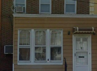 21-45 37th St, Astoria, NY 11105