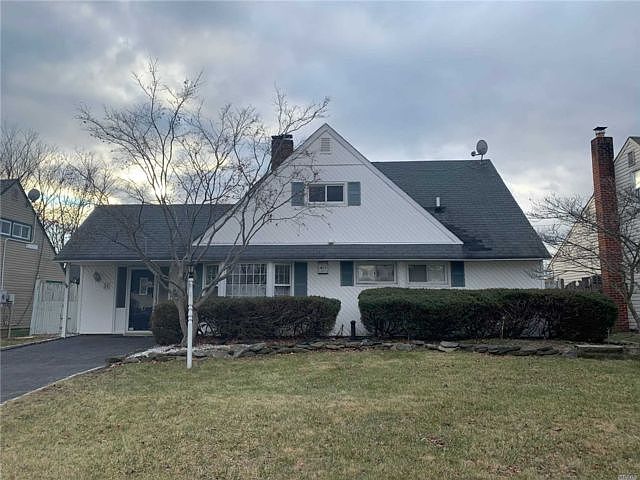 1st image of 24 Bunker Ln
