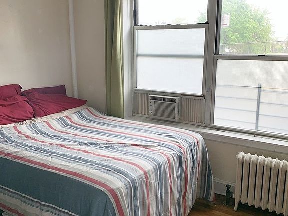 5th image of 2167 27th St APT A1
