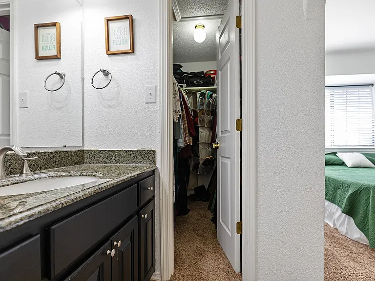 604 Venus Ave — Photo 22