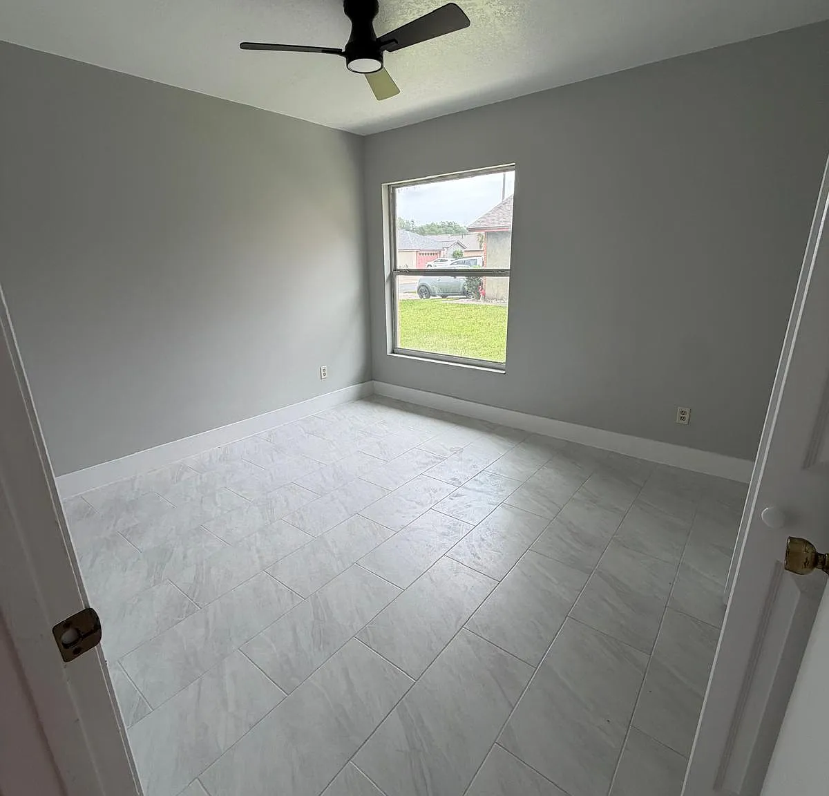 3 bed, 1377 sqft, $2,200 — Photo 2