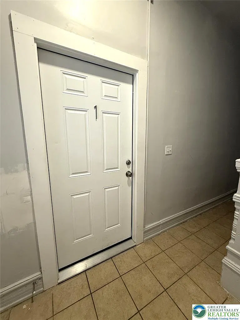 2 bed, 1.5 bath, 650 sqft, $1,625 — Photo 2