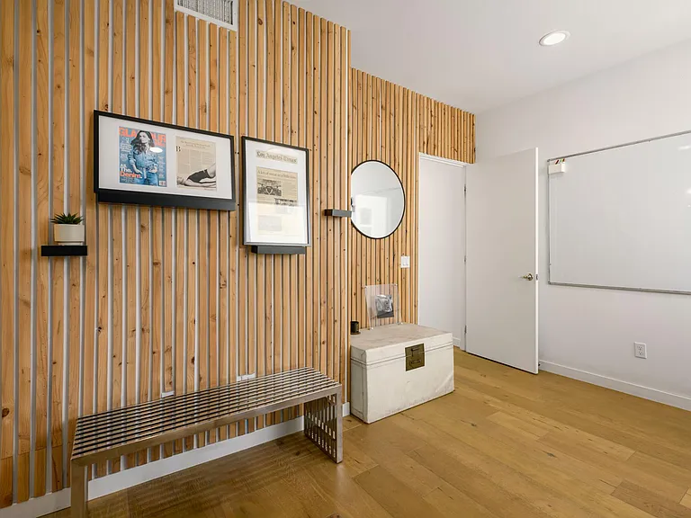 1238 Gordon St — Photo 17