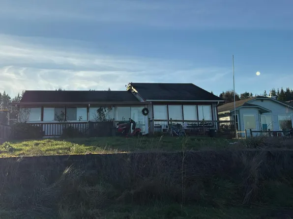 1528 Carol St, Camano Island, WA 98282