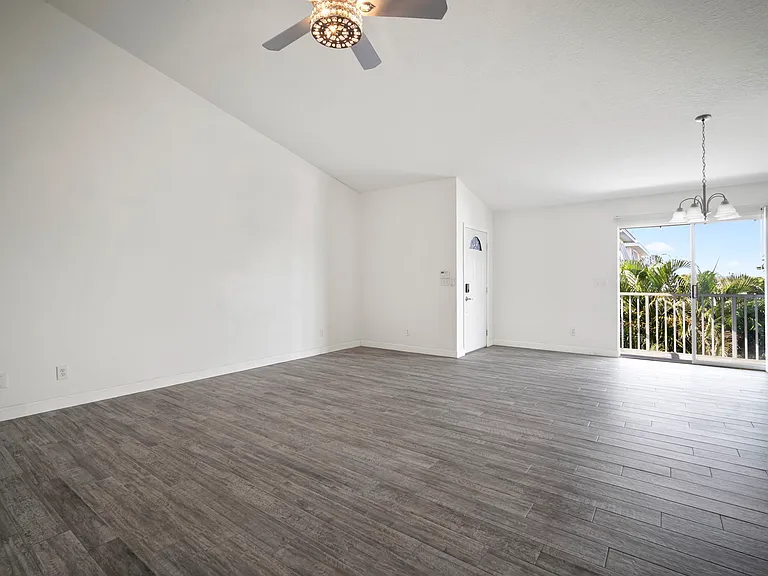 1013 Apollo Beach Blvd — Photo 7