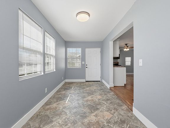 4th image of 42 Warren St