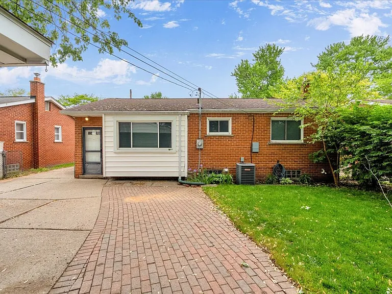 1554 Cynthia Ave — Photo 29