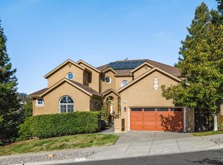 5877 Mountain Hawk Dr, Santa Rosa, CA 95409