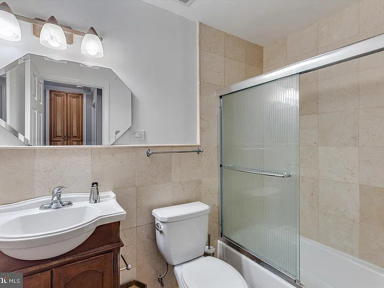 2844 Dover Ln #304 — Photo 18