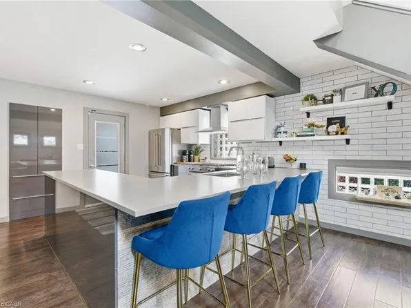 10 Rockhaven Ln, Hamilton, ON L8B 0H7