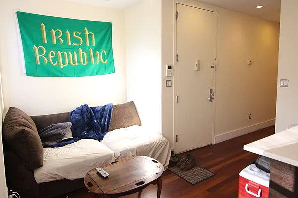 Rented by Nooklyn NYC LLC | media 4