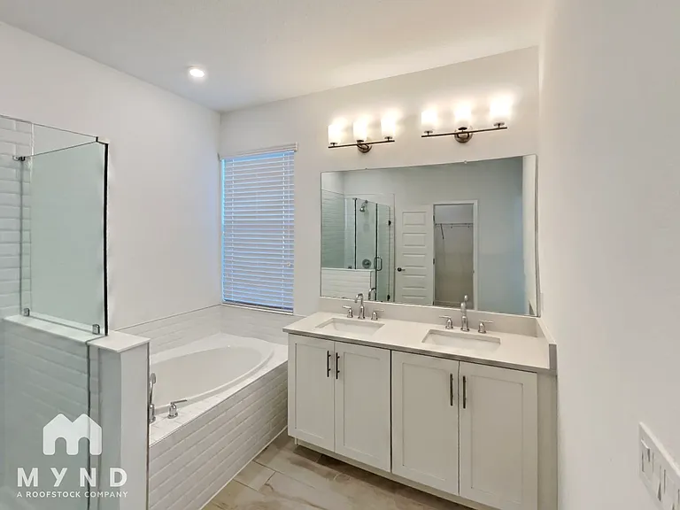 1712 E Lambright St N — Photo 7