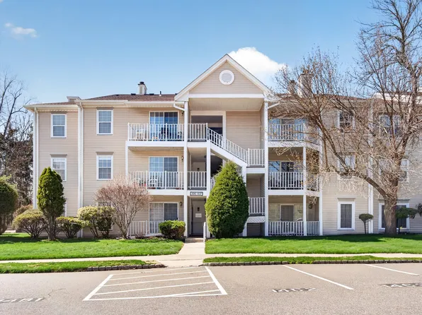 403 Poets Way, Mahwah, NJ 07430