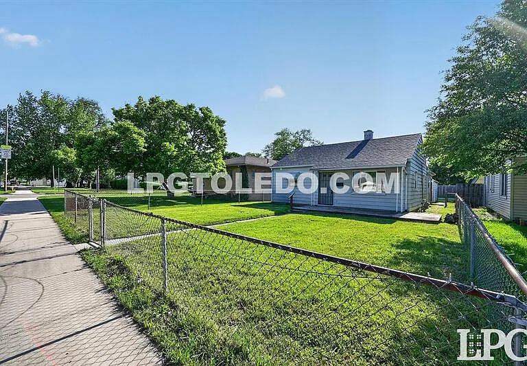 5207 Bennett Rd — Photo 3