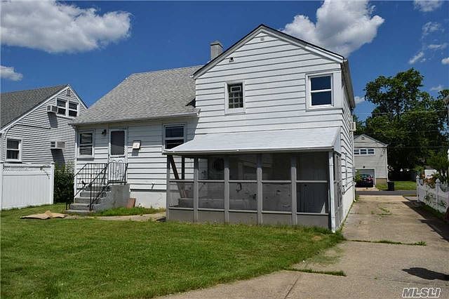 2nd image of 53 Layton St