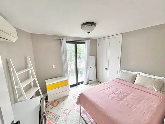 Bedroom, photo 2