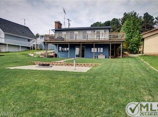1724 N Lakeview Dr, Mears, MI 49436
