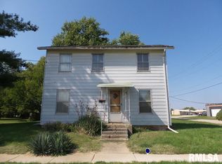 401 Jackson St, Henry, IL 61537