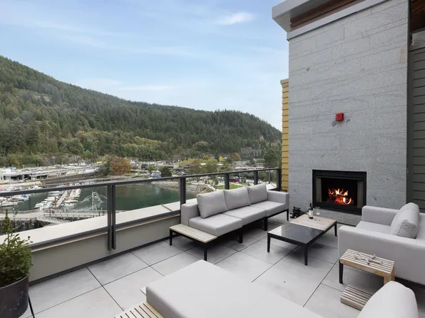 6707 Nelson Ave #706, West Vancouver, BC V7T 2G8