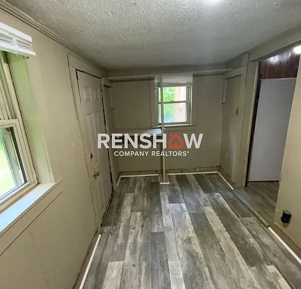 525 Baxter St — Photo 16