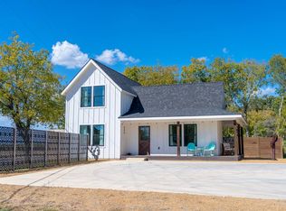 609 N Decatur St, Saint Jo, TX 76265
