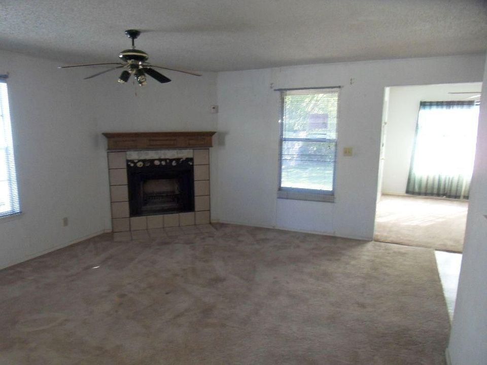 2nd image of 618 SE 3rd St
