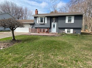 3852 Hereford Rd, Erie, PA 16510