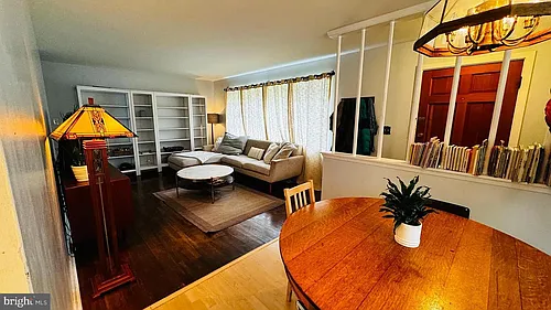 5024 River Rd Photo 1