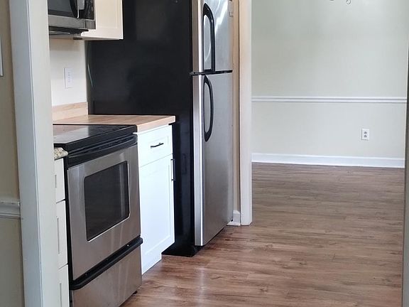4th image of 3602 Sutton Dr
