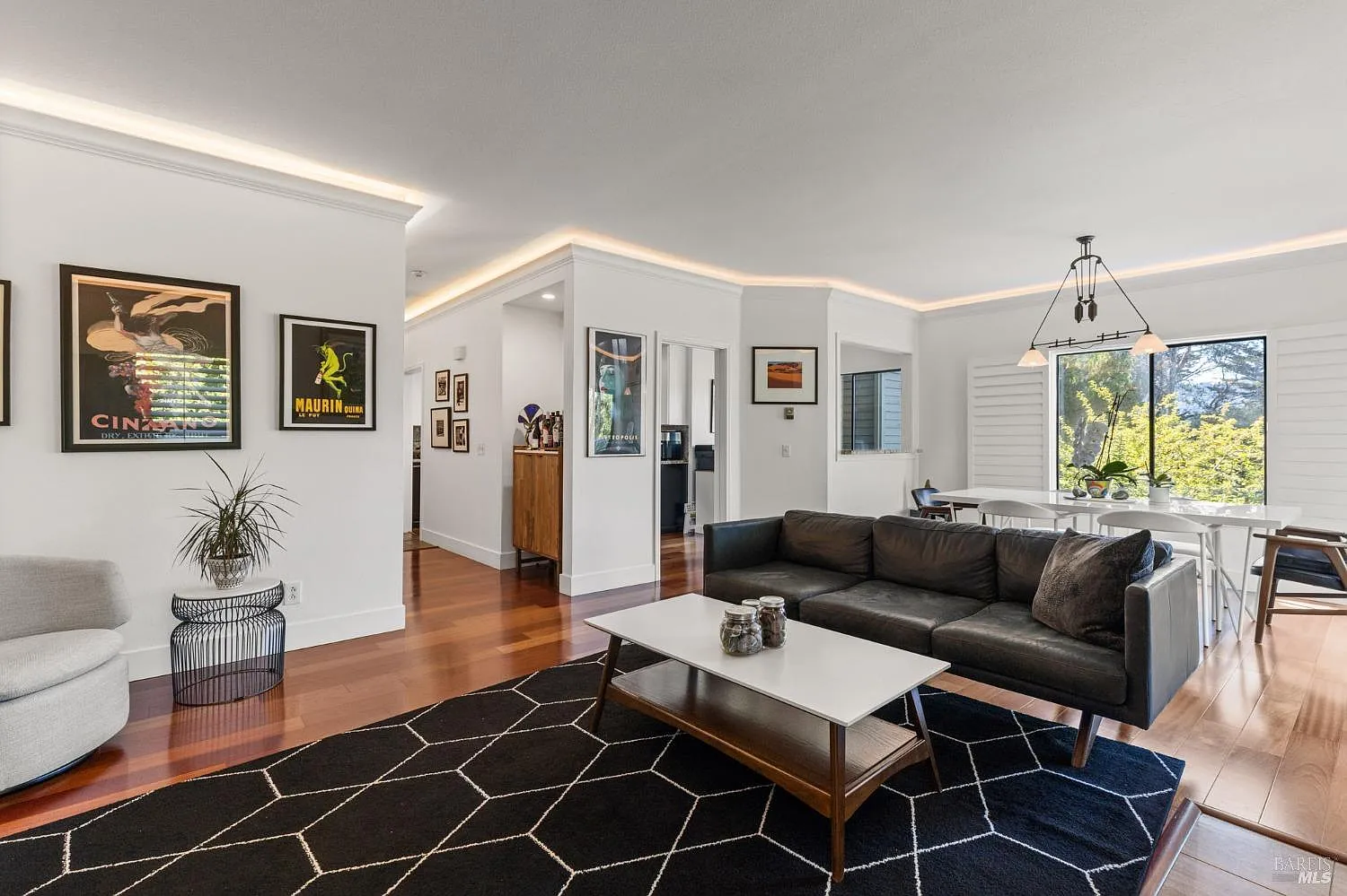 98 Eucalyptus Knoll Street photo 1