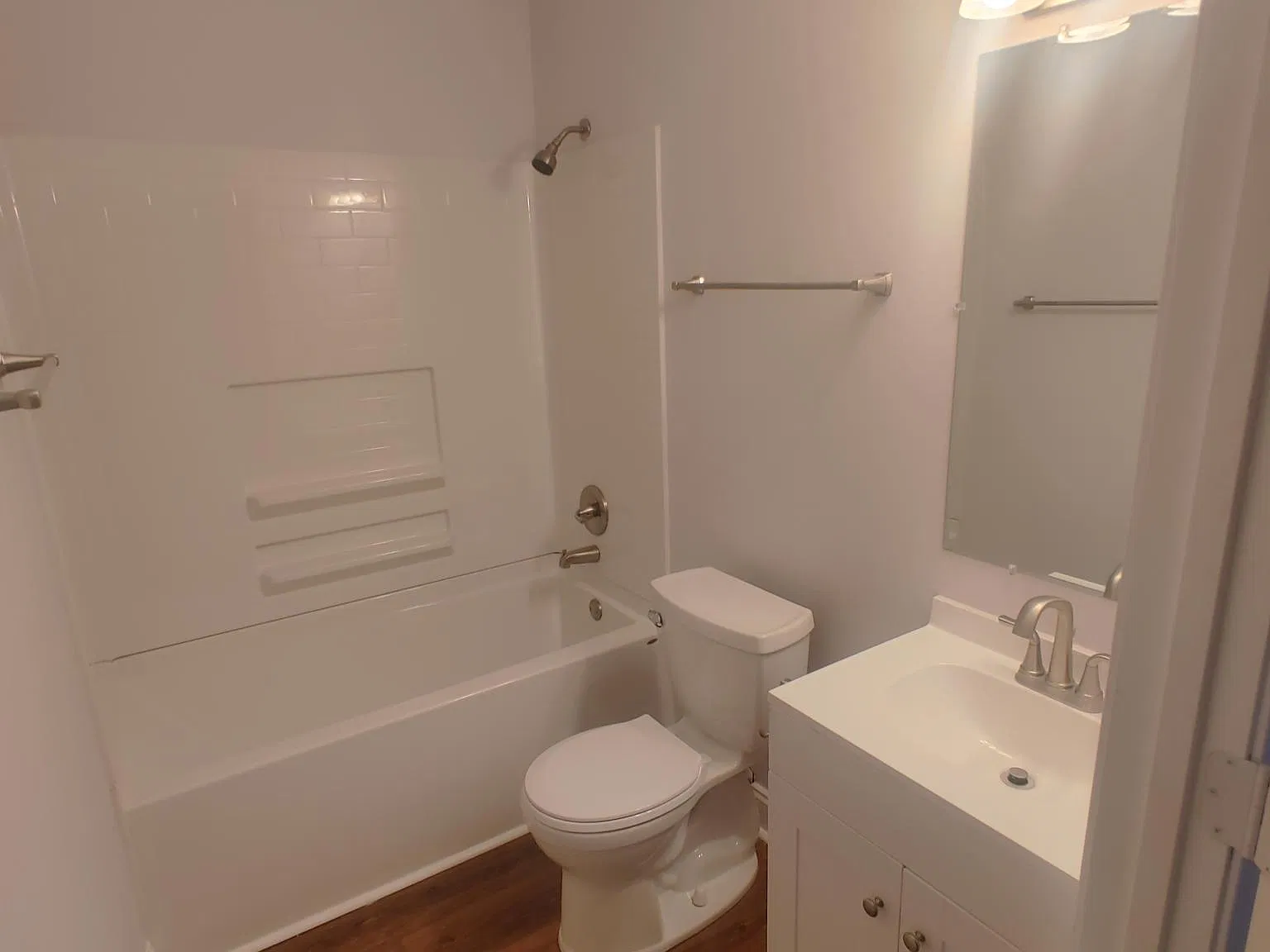 3 bed, 1.5 bath, 1144 sqft, $1,600 — Photo 3