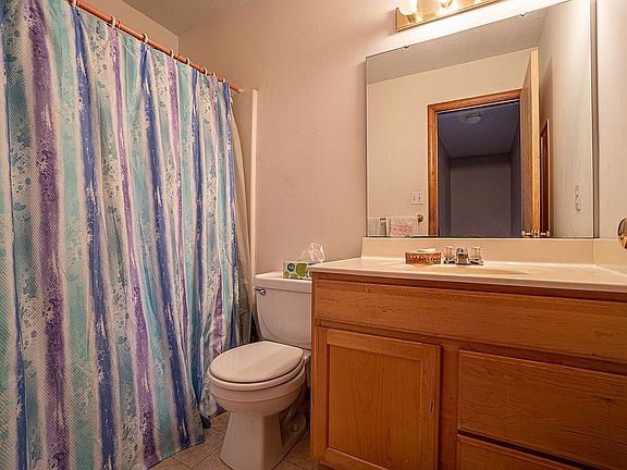 4th image of 2621 Bishop St
