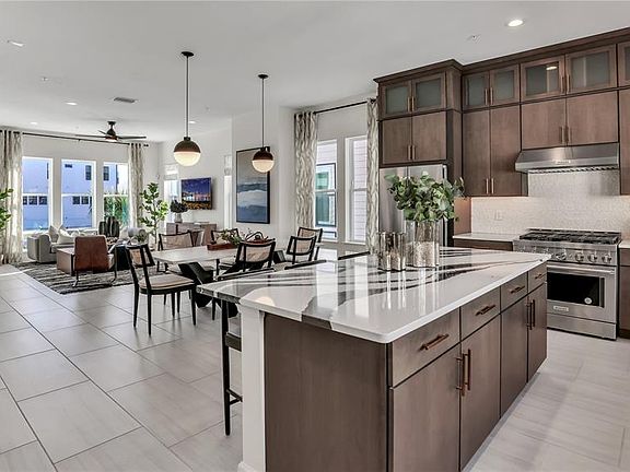 4th image of 2269 Valentine Aly